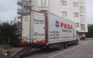 Şehirlerarası Nakliyat Firmamız gerek tam ev eşyası, gerekse parça yük taşıma konusunda şehirler arası nakliyat hizmeti vermektedir. Sigorta ve asansör hizmetimiz sayesinde eşyalarınız hasarsız bir şekilde taşınmaktadır.